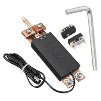 Screenshot der HitnSpin Casino Webseite mit Spieloberfläche und Login-Bereich